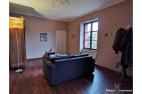 Ancien corps de ferme sur 4,2 ha de terres à Grazay