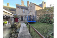 Maison en pierres au coeur de Lassay les Châteaux