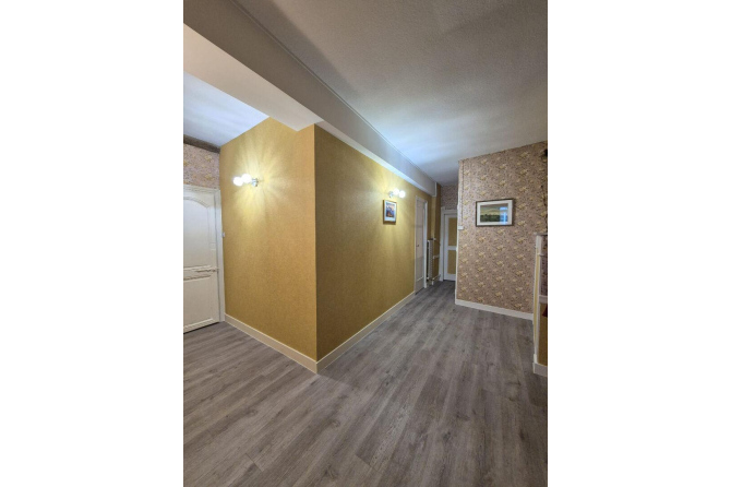 Maison en pierres au coeur de Lassay les Châteaux