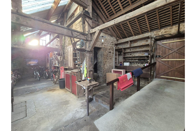 Maison en pierres au coeur de Lassay les Châteaux