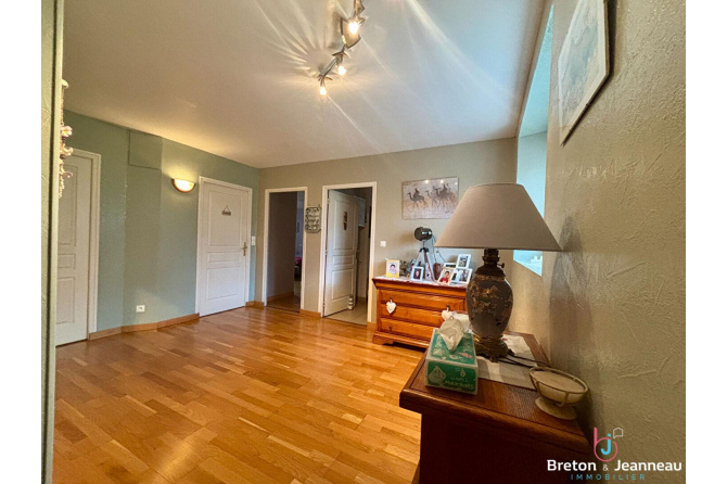 Ensemble immobilier sur environ 4 ha à Argentré