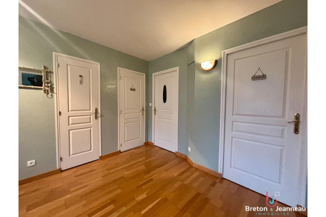 Ensemble immobilier sur environ 4 ha à Argentré