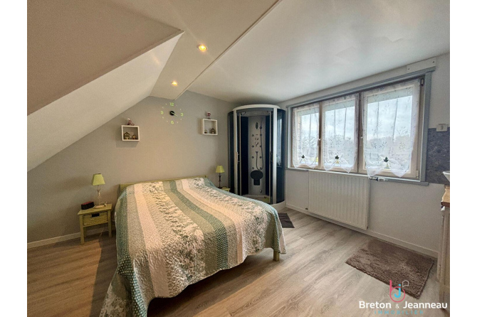 Ensemble immobilier sur environ 4 ha à Argentré