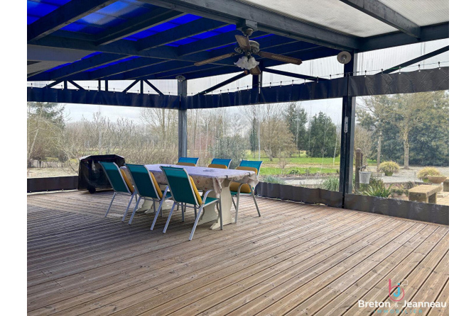 Ensemble immobilier sur environ 4 ha à Argentré