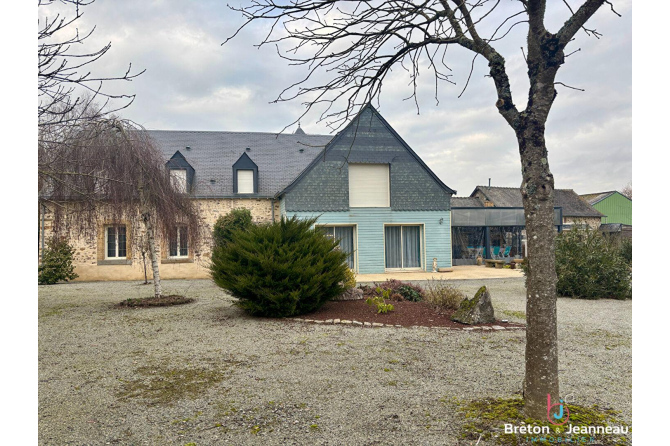 Ensemble immobilier sur environ 4 ha à Argentré