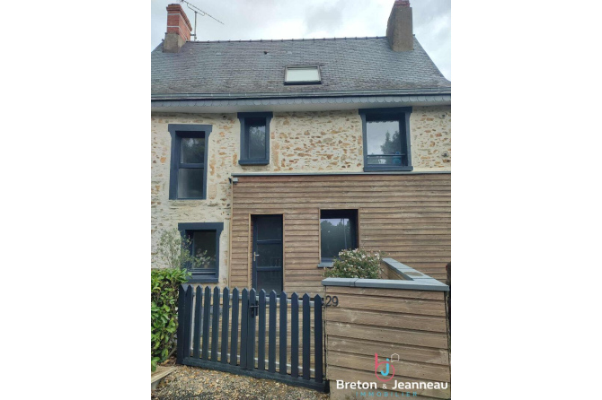 Charmante maison en pierre centre de Saint-Berthevin