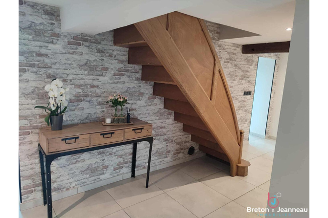 Charmante maison en pierre centre de Saint-Berthevin