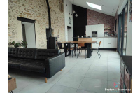 Charmante maison en pierre centre de Saint-Berthevin