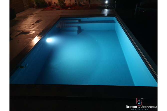 Charmante maison en pierre centre de Saint-Berthevin