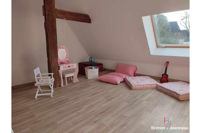 Charmante maison en pierre centre de Saint-Berthevin