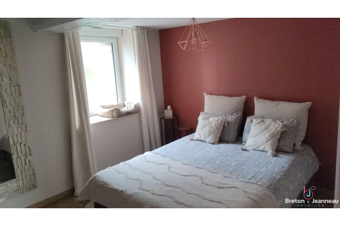 Charmante maison en pierre centre de Saint-Berthevin