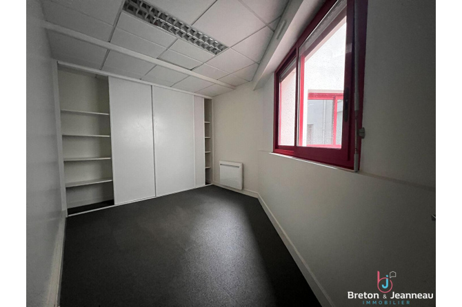 Bureaux 280 m² gare de Laval
