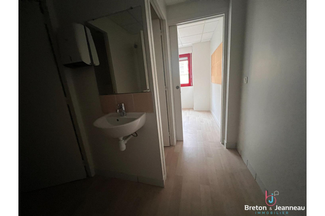 Bureaux 280 m² gare de Laval