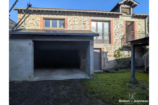 Maison 53000 10 pièce(s) 255 m2