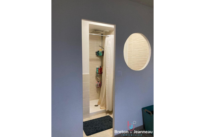 Maison récente à Meslay du Maine