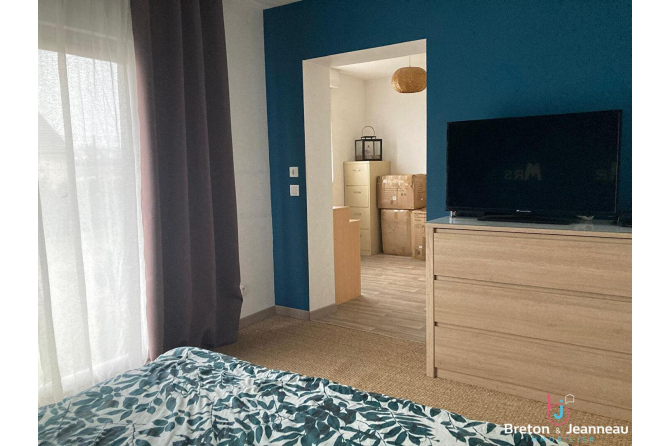 Maison récente à Meslay du Maine