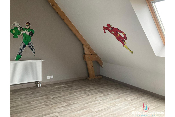 Maison récente à Meslay du Maine