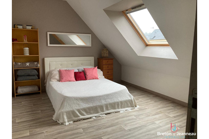 Maison récente à Meslay du Maine