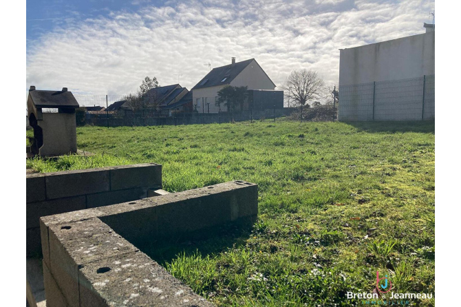 Maison récente à Meslay du Maine