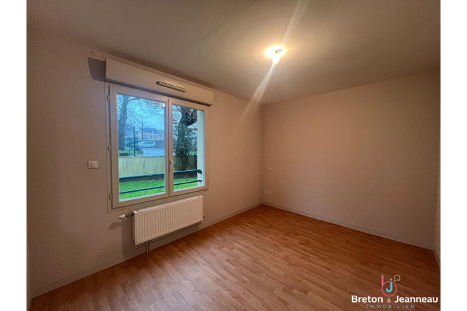 T5 apartment with terrace - Laval Rive Gauche Avesnières