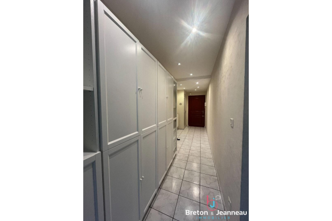 T5 apartment with terrace - Laval Rive Gauche Avesnières