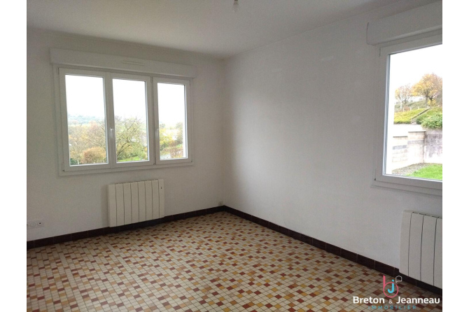 PAVILION F3 in MONTSURS