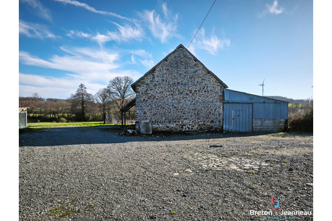 Propriété sur 2 ha 31 avec plan d'eau à Javron les Chapelles