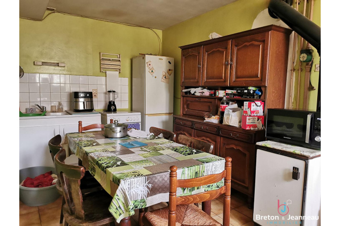 Fermette à rénover sur près de 10 ha à Vimartin sur Orthe