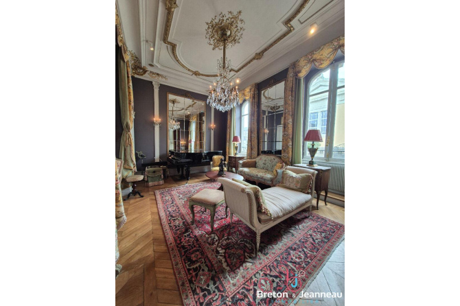 Hôtel particulier Belle Époque - Coeur historique de Mayenne