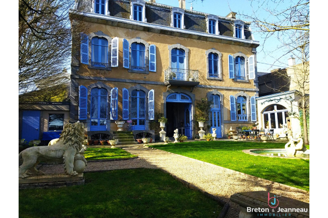 Hôtel particulier Belle Époque - Coeur historique de Mayenne