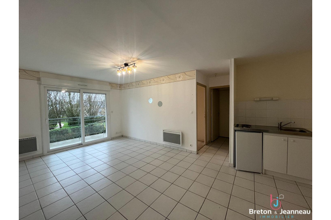 Appartement T2 avec balcon - LE BOURGNEUF LA FORET