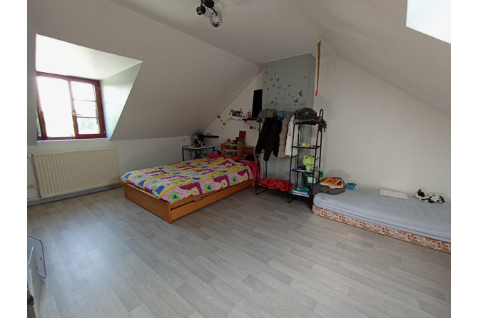 Maison sans voisins avec étang à 8 kms de Mayenne