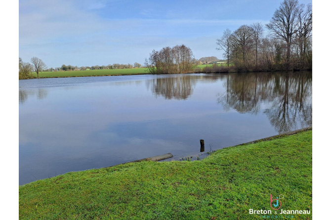 Plan d'eau de 2ha50, prairie et bois le tout sur 6ha environ à Juvigné