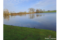 Plan d'eau de 2ha50, prairie et bois le tout sur 6ha environ à Juvigné