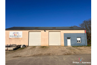 Local professionnel de 445 m² libre à Chateau Gontier