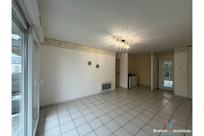 Appartement T2 avec balcon - LE BOURGNEUF LA FORET