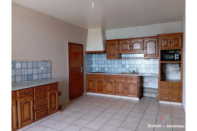 Longère en pierres proche Mayenne