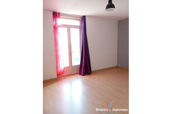 Longère en pierres proche Mayenne