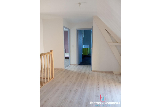 Longère en pierres proche Mayenne