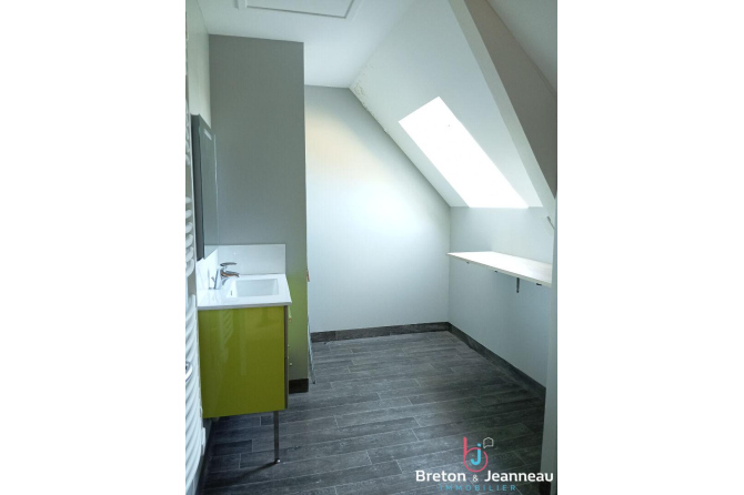 Longère en pierres proche Mayenne