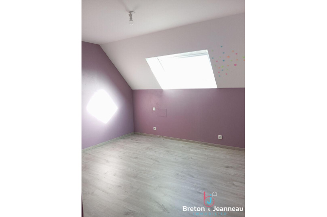 Longère en pierres proche Mayenne