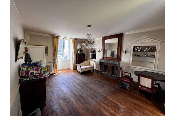 LAVAL CENTRE Rive Gauche maison de ville