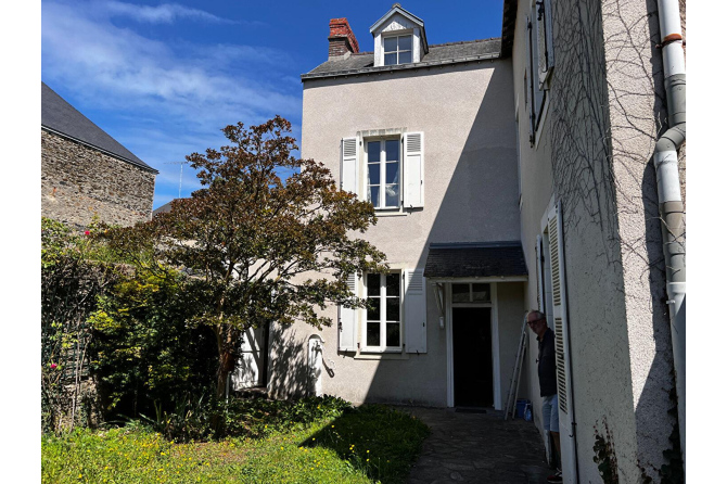 LAVAL CENTRE Rive Gauche maison de ville