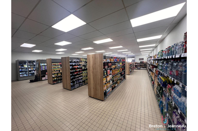 LOCAL COMMERCIAL 560 M²