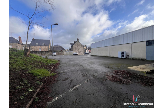 LOCAL COMMERCIAL 560 M²