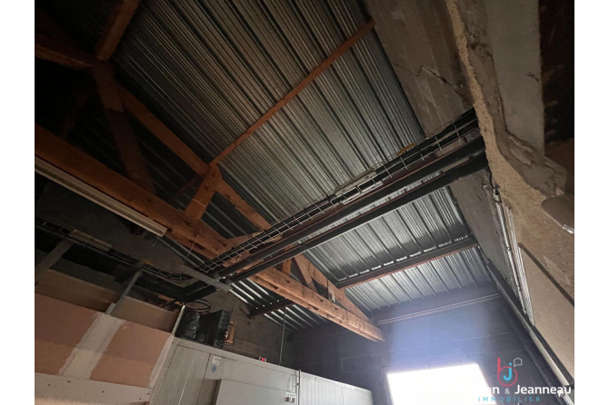 LOCAL COMMERCIAL 560 M²