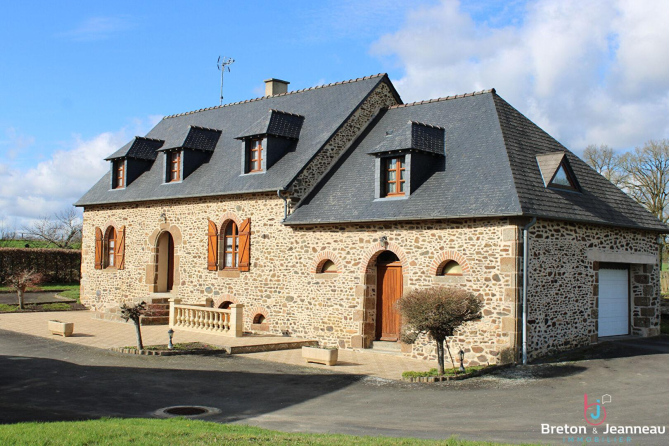Maison en campagne à Montenay