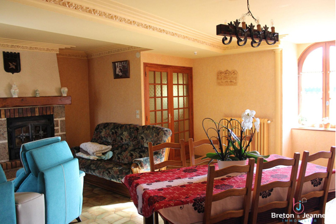 Maison en campagne à Montenay