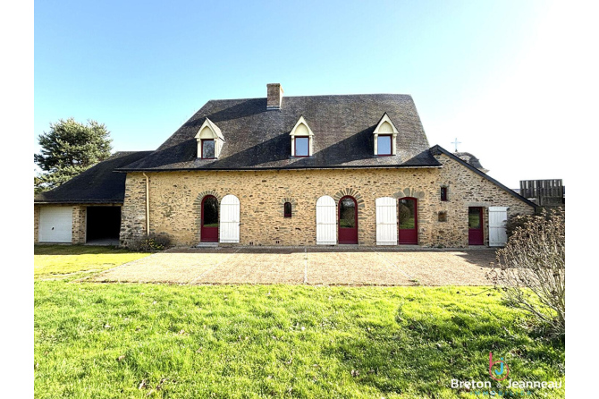 Ensemble immobilier sur 4 hectares secteur Château-Gontier