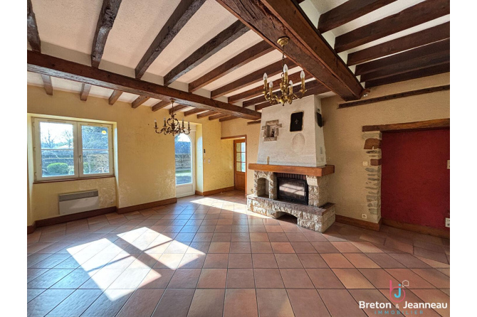 Ensemble immobilier sur 4 hectares secteur Château-Gontier